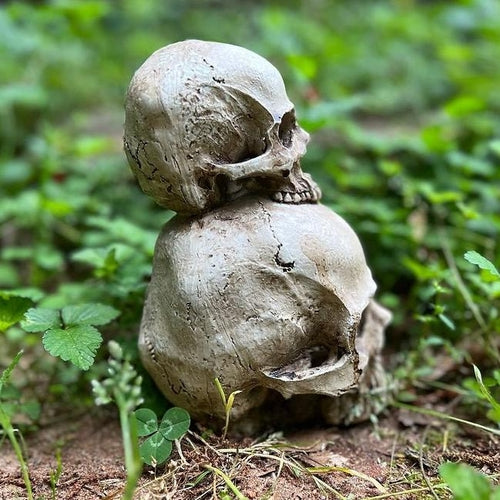 Double Skull Cement Statue (7" x 4.5")