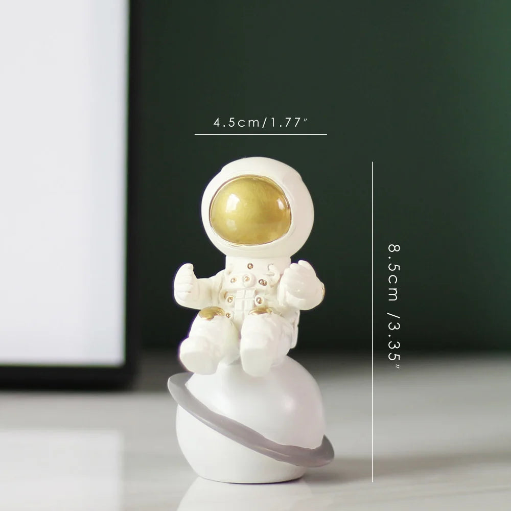 New Modern Home Decor Astronaut Figures Birthday Gift for Man &amp; Boyfriend Abstract Statue Fashion Spaceman Sculptures Gold Color