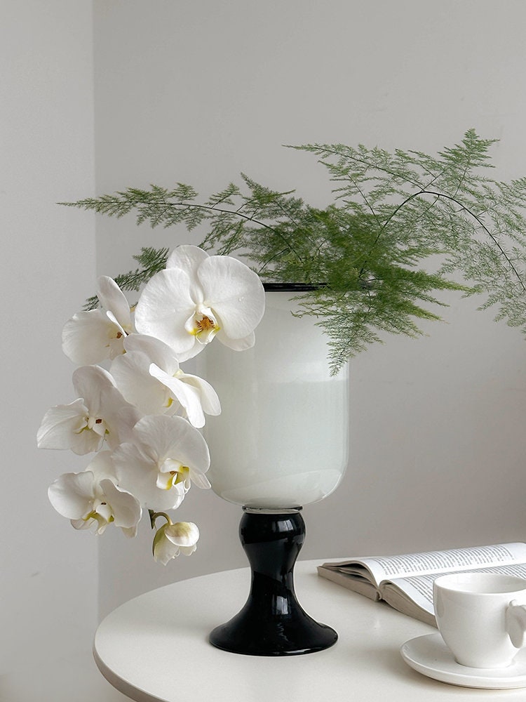 Elegance Glass Flower Vase — Modern Minimalist Home Decor